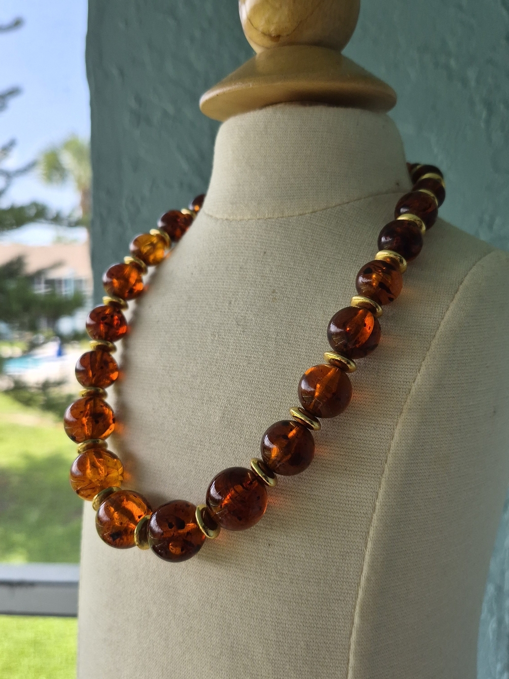 VTG Napier graduated chunky amber toned lucite bead necklace